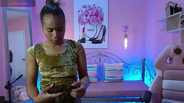 ingrid03 taffur online show from April 18, 6:45 pm