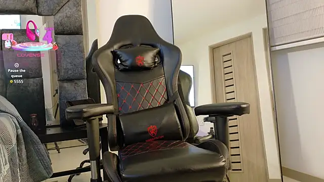 johnjaguar1  online show from October 9, 1:03 am