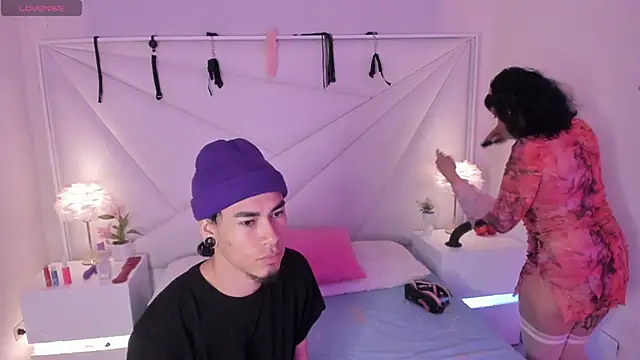 Snapshot of conjuring_ chatting on November 22, 3:27 am conjuring online show from November 22, 3:27 am