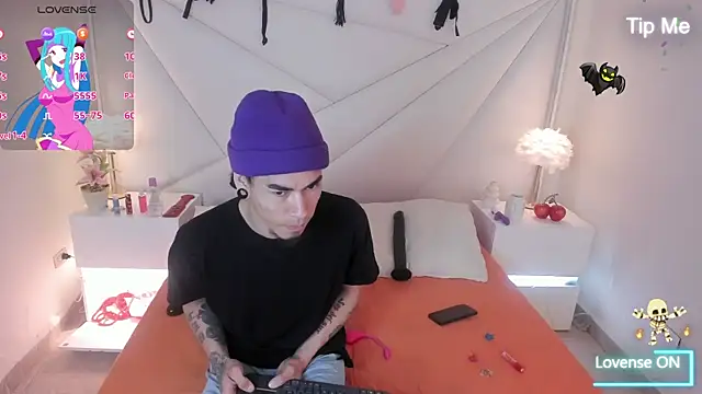 Snapshot of conjuring_ chatting on November 29, 3:09 am conjuring online show from November 29, 3:09 am