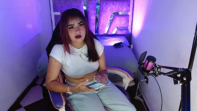 Snapshot of ivoni chatting on October 6, 6:27 pm ivoni online show from October 6, 6:27 pm