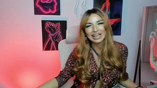 Queen Violetta  online show from October 2, 5:42 pm