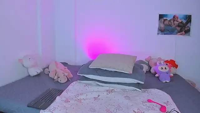 Miaengels  online show from April 11, 2:21 pm