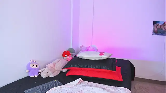 Miaengels  online show from April 23, 12:12 am