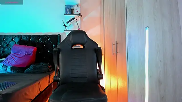  Duriel online show from April 24, 10:56 pm