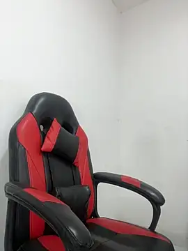 Snapshot of Olivia_Rousett chatting on November 25, 8:53 pm Olivia Rousett online show from November 25, 8:53 pm