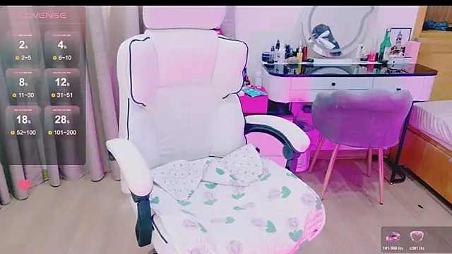Snapshot of _Aria_Moonie chatting on May 23, 2:39 am Aria Moonie online show from May 23, 2:39 am