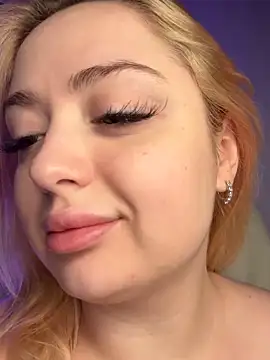 KellyMoors online show from April 23, 1:29 am