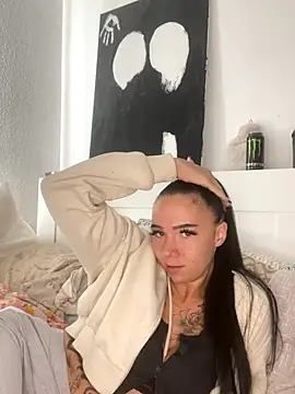 Snapshot of YoungZoexx chatting on October 2, 9:38 am YoungZoexx online show from October 2, 9:38 am