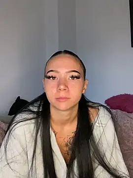 Snapshot of YoungZoexx chatting on October 6, 7:17 am YoungZoexx online show from October 6, 7:17 am