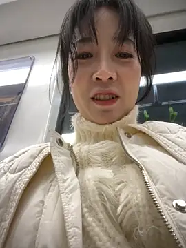 Snapshot of yourkeer chatting on December 4, 9:18 am yourkeer online show from December 4, 9:18 am