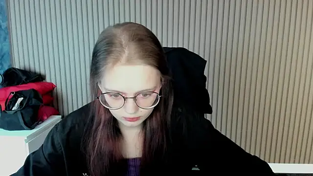 Snapshot of shy_elina01 chatting on October 7, 10:34 am shy elina01 online show from October 7, 10:34 am