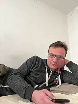 Snapshot of viktor1992-1-1 chatting on March 6, 7:16 am viktor1992-1-1 online show from March 6, 7:16 am