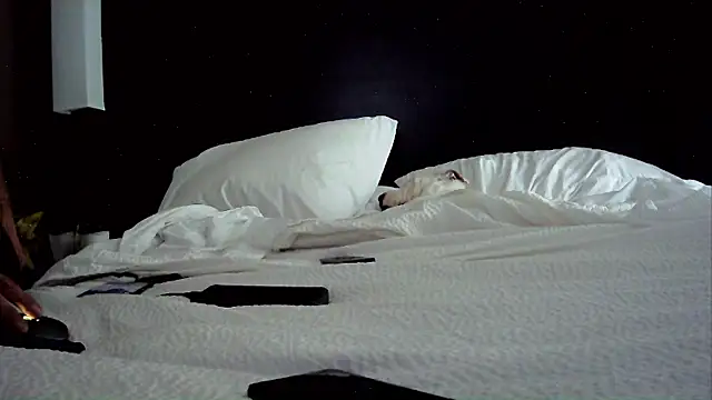 LetMeLiqU online show from October 4, 7:45 pm