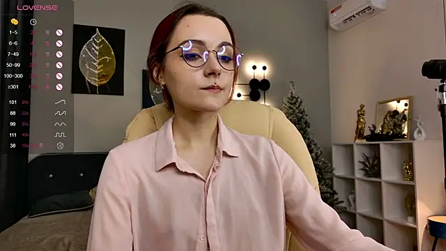 ElizabethMilller  online show from December 4, 10:29 pm