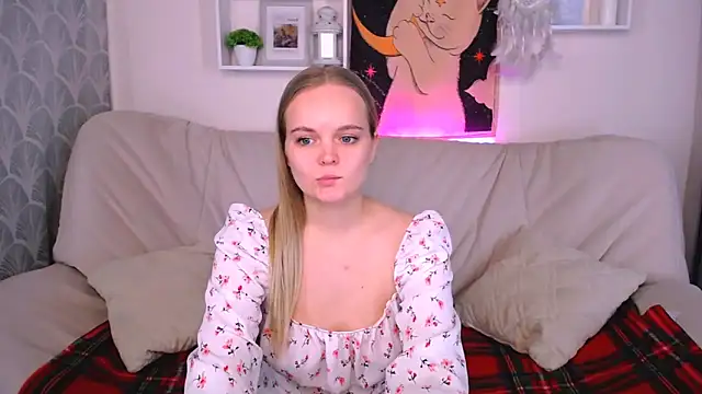 Snapshot of MargoBlonde chatting on October 6, 3:15 am MargoBlonde online show from October 6, 3:15 am