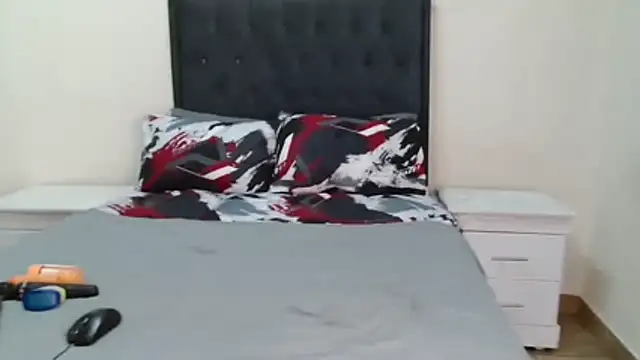 Snapshot of Sex_bomb30 chatting on November 23, 12:38 pm Sex bomb30 online show from November 23, 12:38 pm