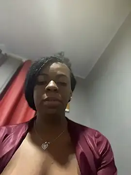 Priihmedeiros online show from May 4, 9:27 am