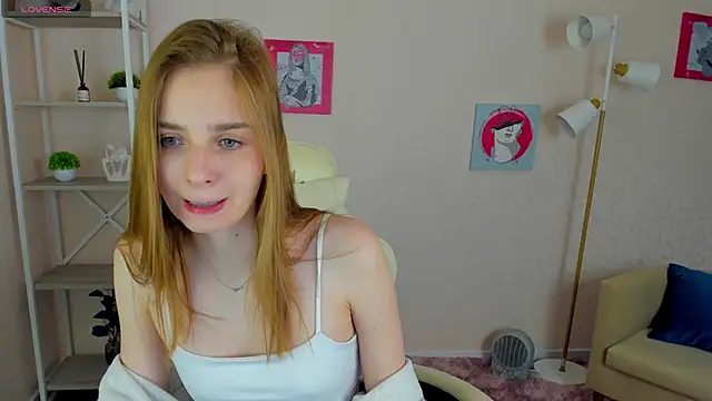 L1na Reeds online show from October 17, 1:09 am