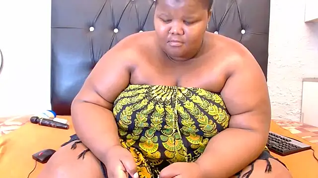 LadyBear2002 online show from February 9, 8:46 pm