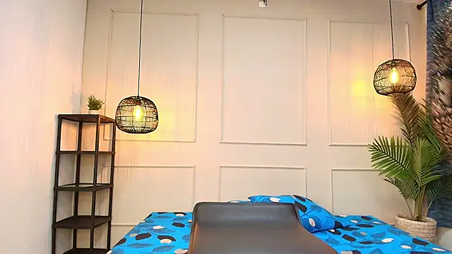 Nikki Vesper online show from October 30, 12:06 pm