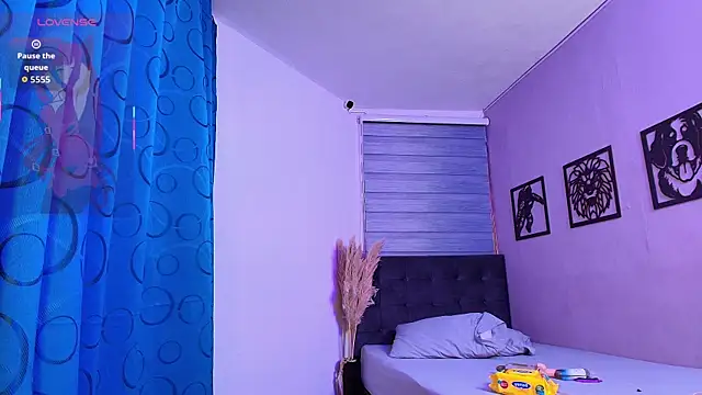 Nikki Vesper online show from April 24, 3:42 am