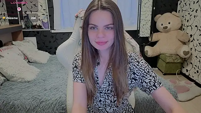 Snapshot of xAlisontiny chatting on June 14, 2:24 am xAlisontiny online show from June 14, 2:24 am