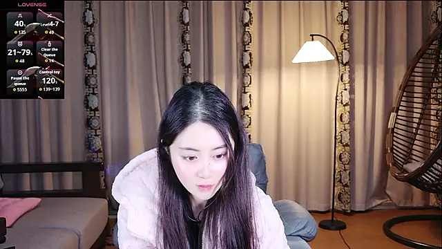 Snapshot of yuyu2004live chatting on February 17, 12:23 pm yuyu2004live online show from February 17, 12:23 pm
