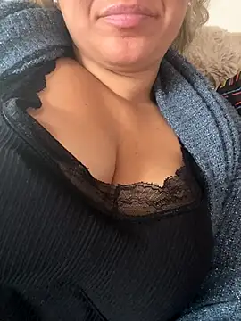 Snapshot of Daiana_Andra chatting on December 5, 12:58 pm Daiana Andra online show from December 5, 12:58 pm