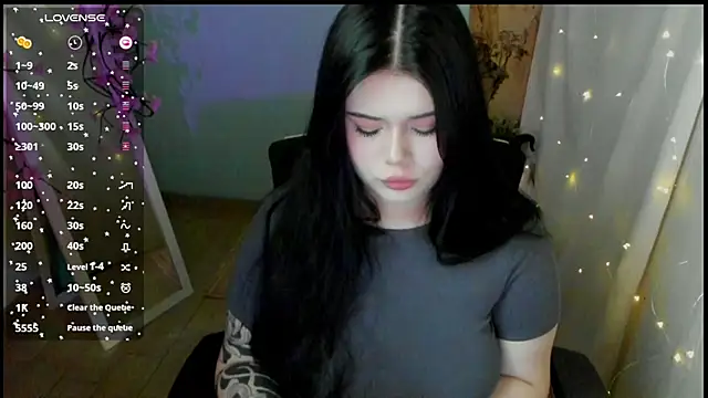 Mona Esty online show from April 24, 1:46 pm