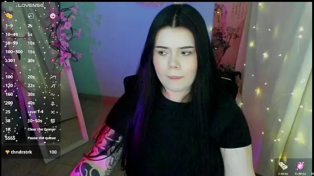 Snapshot of Mona_Esty chatting on May 18, 6:19 am Mona Esty online show from May 18, 6:19 am