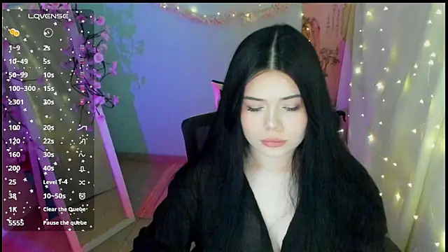 Snapshot of Mona_Esty chatting on June 16, 6:05 am Mona Esty online show from June 16, 6:05 am