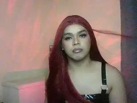 Snapshot of TarahFox chatting on October 4, 3:32 pm TarahFox online show from October 4, 3:32 pm