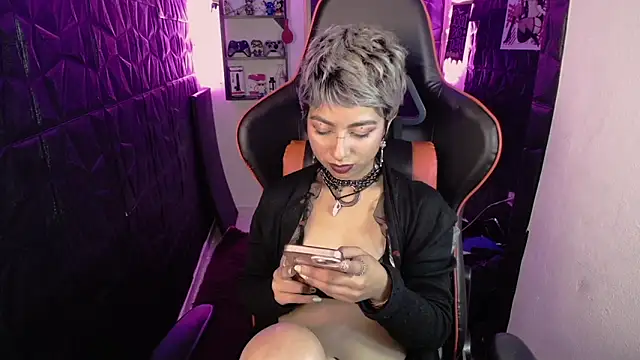 lunarichy22 online show from February 18, 8:38 pm