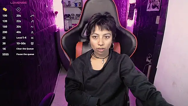 lunarichy22 online show from March 9, 8:46 pm