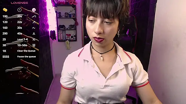 Snapshot of lunarichy22 chatting on May 27, 8:06 pm lunarichy22 online show from May 27, 8:06 pm