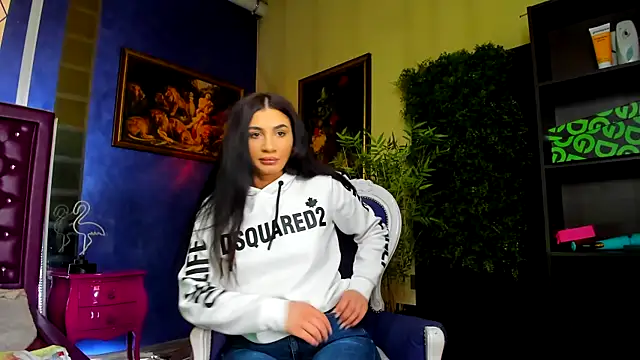 nicolepalmer online show from April 22, 7:00 am