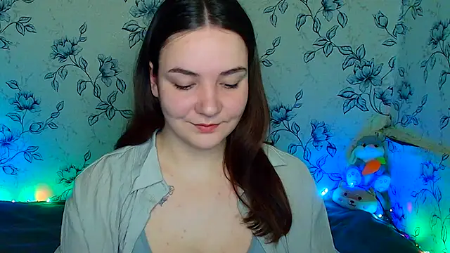 Snapshot of OliviaMontgommery chatting on June 3, 6:05 am OliviaMontgommery online show from June 3, 6:05 am