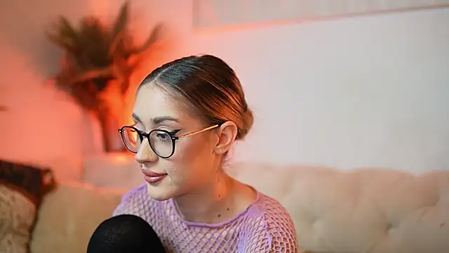 AileenKiss online show from December 20, 9:22 pm