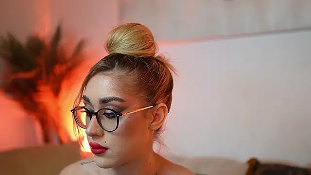 AileenKiss online show from February 7, 9:51 pm