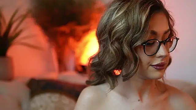 AileenKiss online show from April 11, 8:24 pm