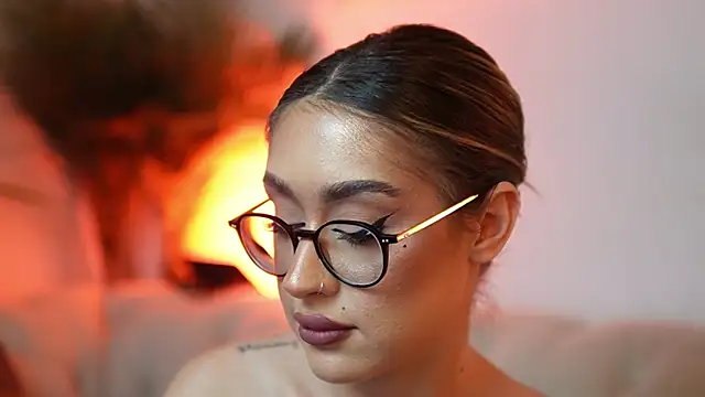 AileenKiss online show from April 21, 1:42 am