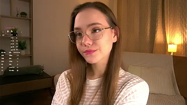 SweetSaraPie online show from March 13, 6:03 pm