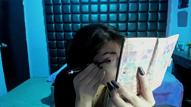 Snapshot of Violetta_Swett_ chatting on December 19, 11:50 am Violetta Swett online show from December 19, 11:50 am