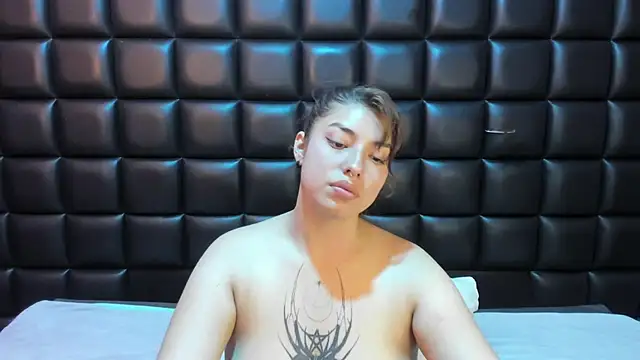 Snapshot of Violetta_Swett_ chatting on January 8, 1:35 pm Violetta Swett online show from January 8, 1:35 pm