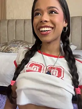 naomi hill1 online show from April 24, 3:58 pm