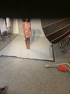 Giselledabodyyy online show from October 6, 1:14 am