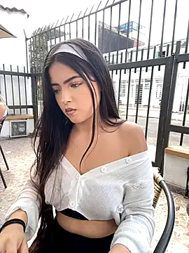 KyliePink  online show from October 15, 6:19 pm