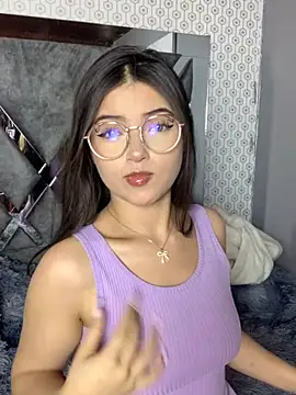 KyliePink  online show from October 27, 4:33 pm