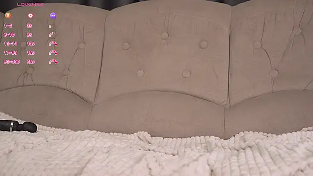 RanyThomson online show from October 5, 5:44 pm